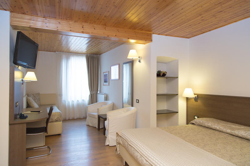 Albergo Antica Locanda Клузоне Экстерьер фото